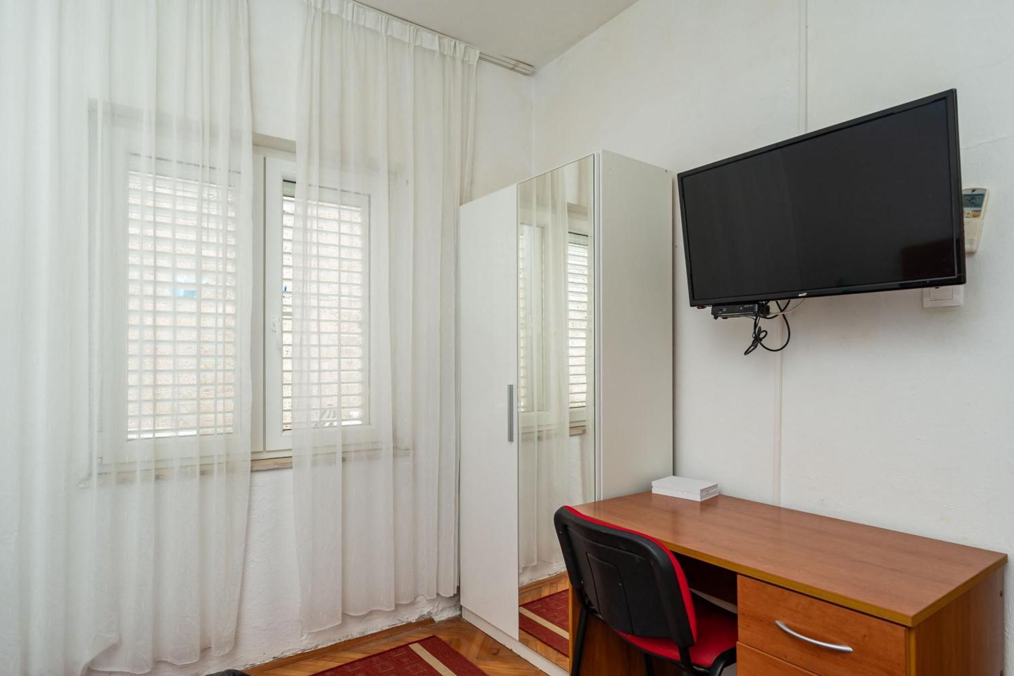 2 Guest house
